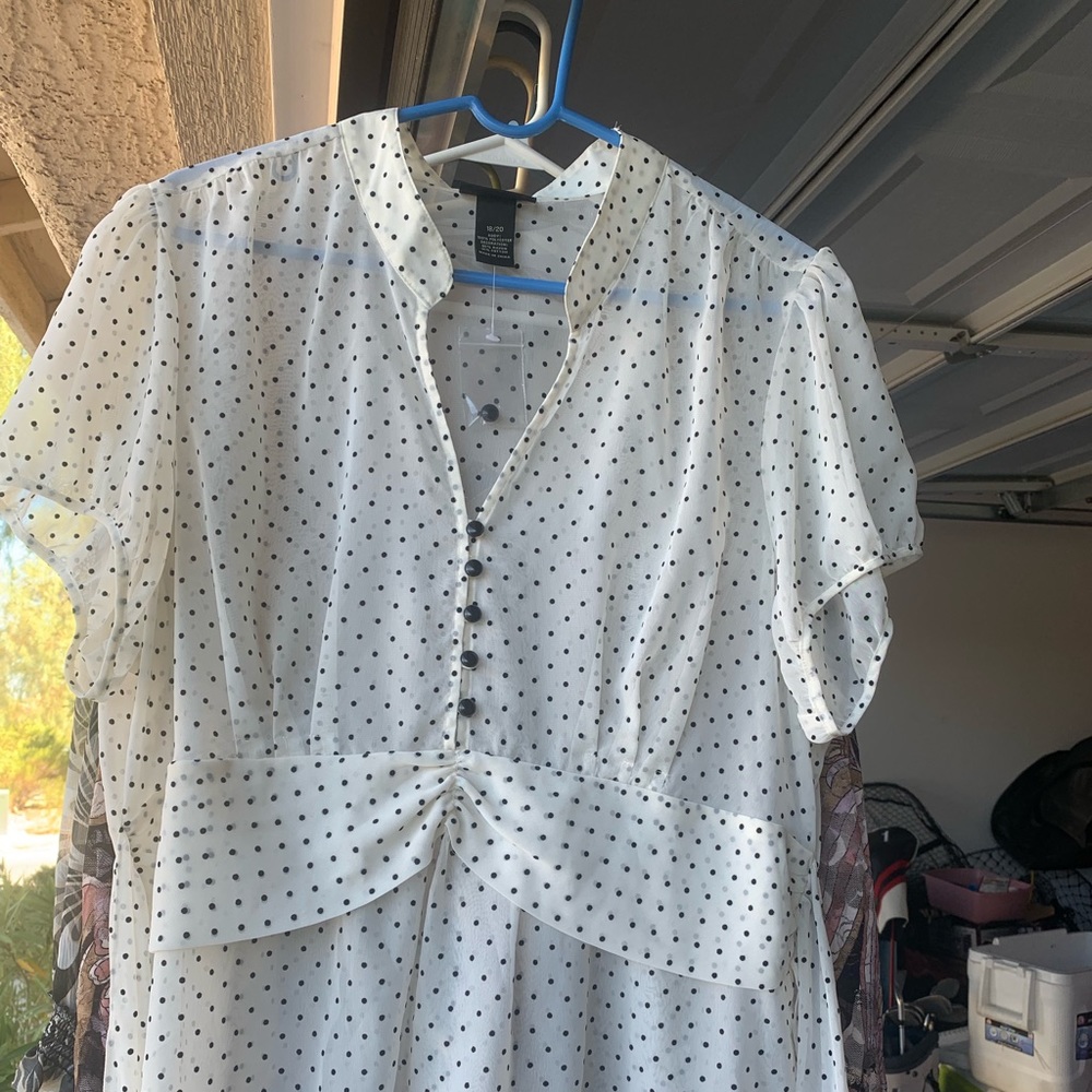 Short sleeve Swiss dot blouse